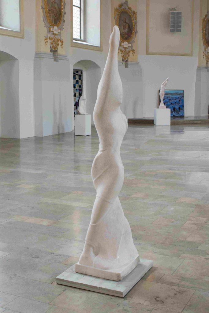 Große Steinskulptur von Jens Hogh-Binder